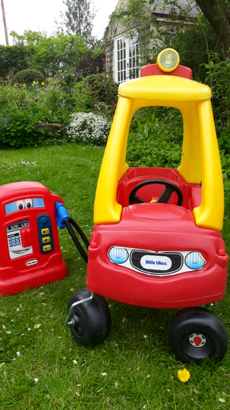 little tikes car and petrol pump